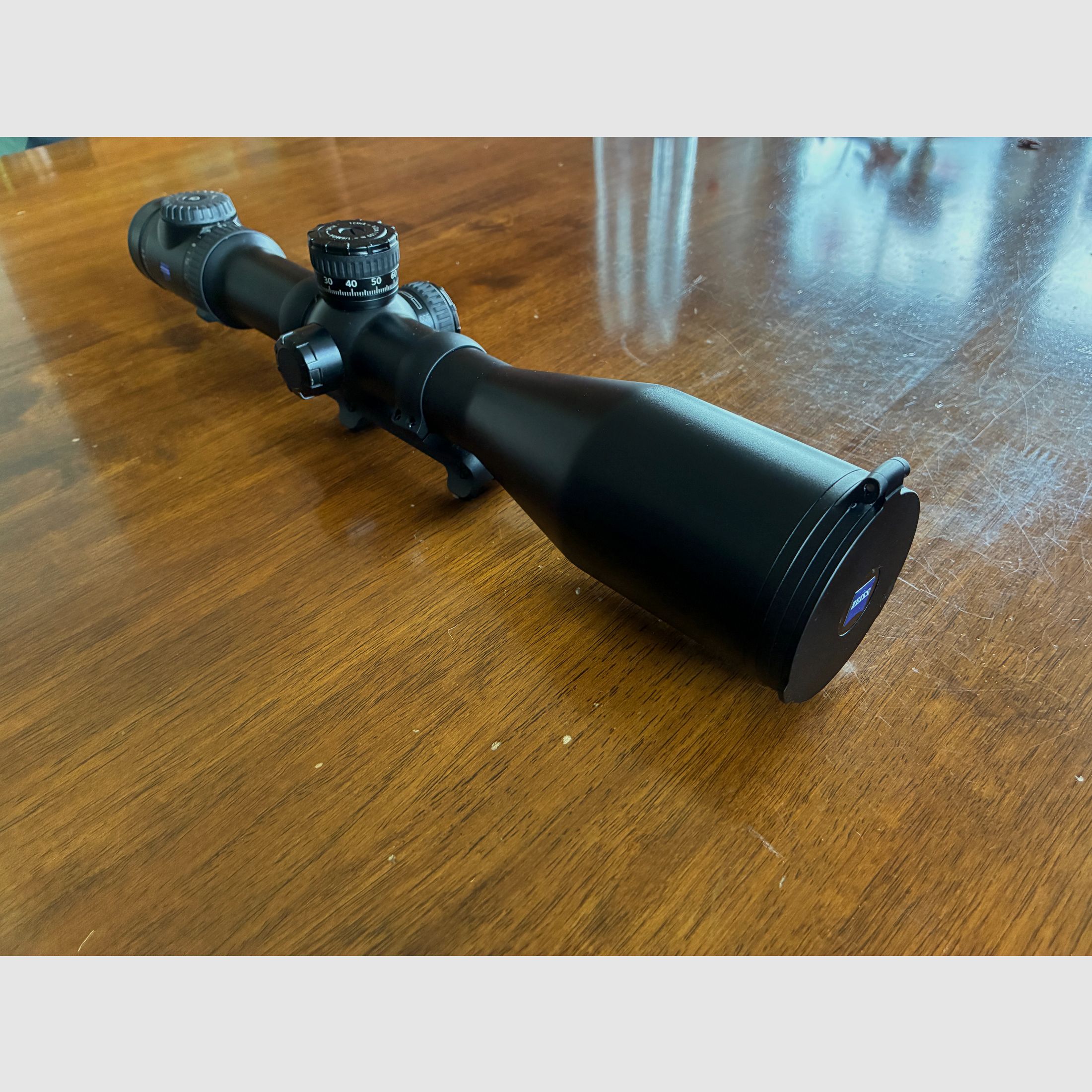 Zeiss V8 4,8-35x60 mit Blaser Sattelmontage 