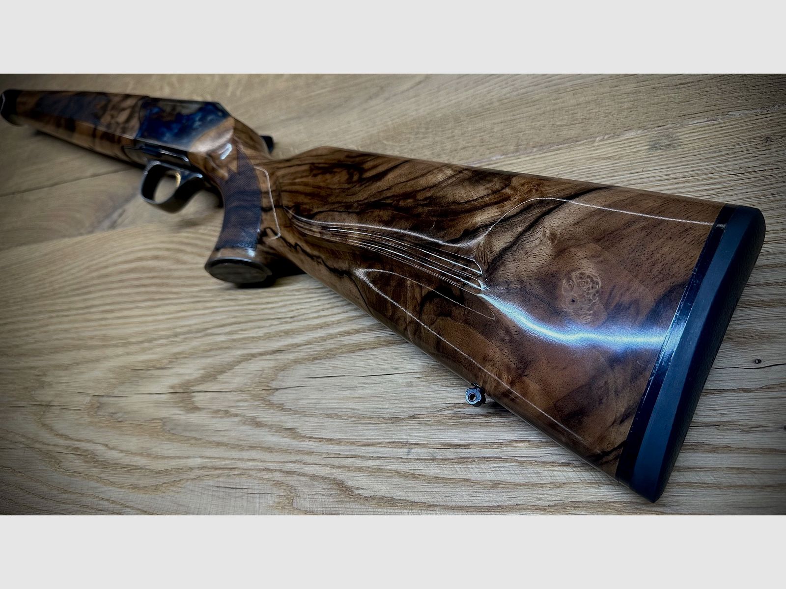 Blaser R8 kolf met buntharding / HK7 / Super Finish / systeemkast & trekker staal / DROOMMOOI!