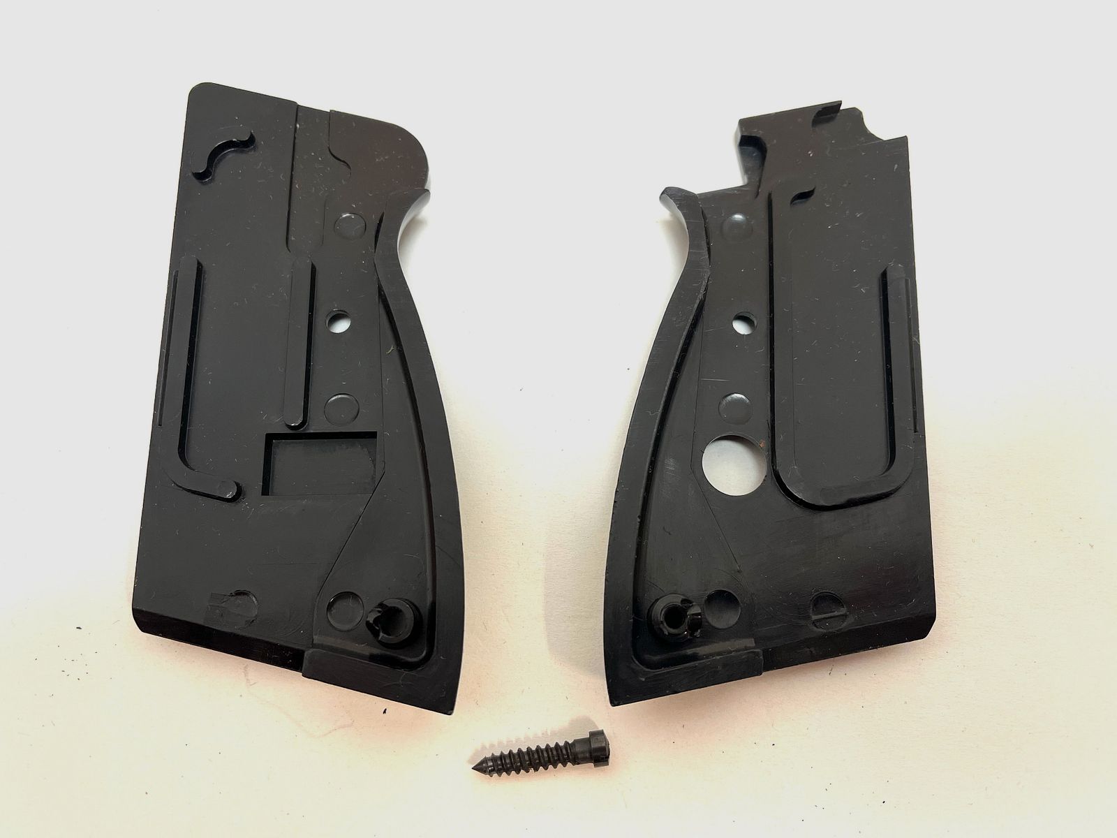 ••• Beretta Mod. 70 Griffschalen - Kunststoff •••