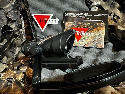 Trijicon ACOG 4x32 Waffenoptik mit Schiene