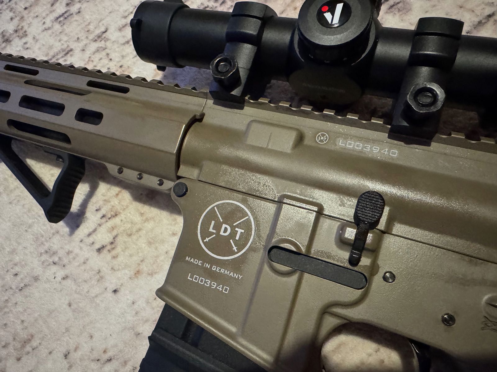     LDT AR-15 .223 Rem. FDE – come nuovo incluso Victor Optics ZF & impugnatura