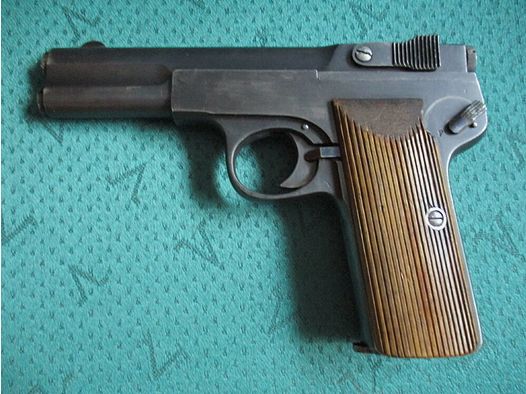 Pistolet 7,65 mm Langenhan z kolekcji armii