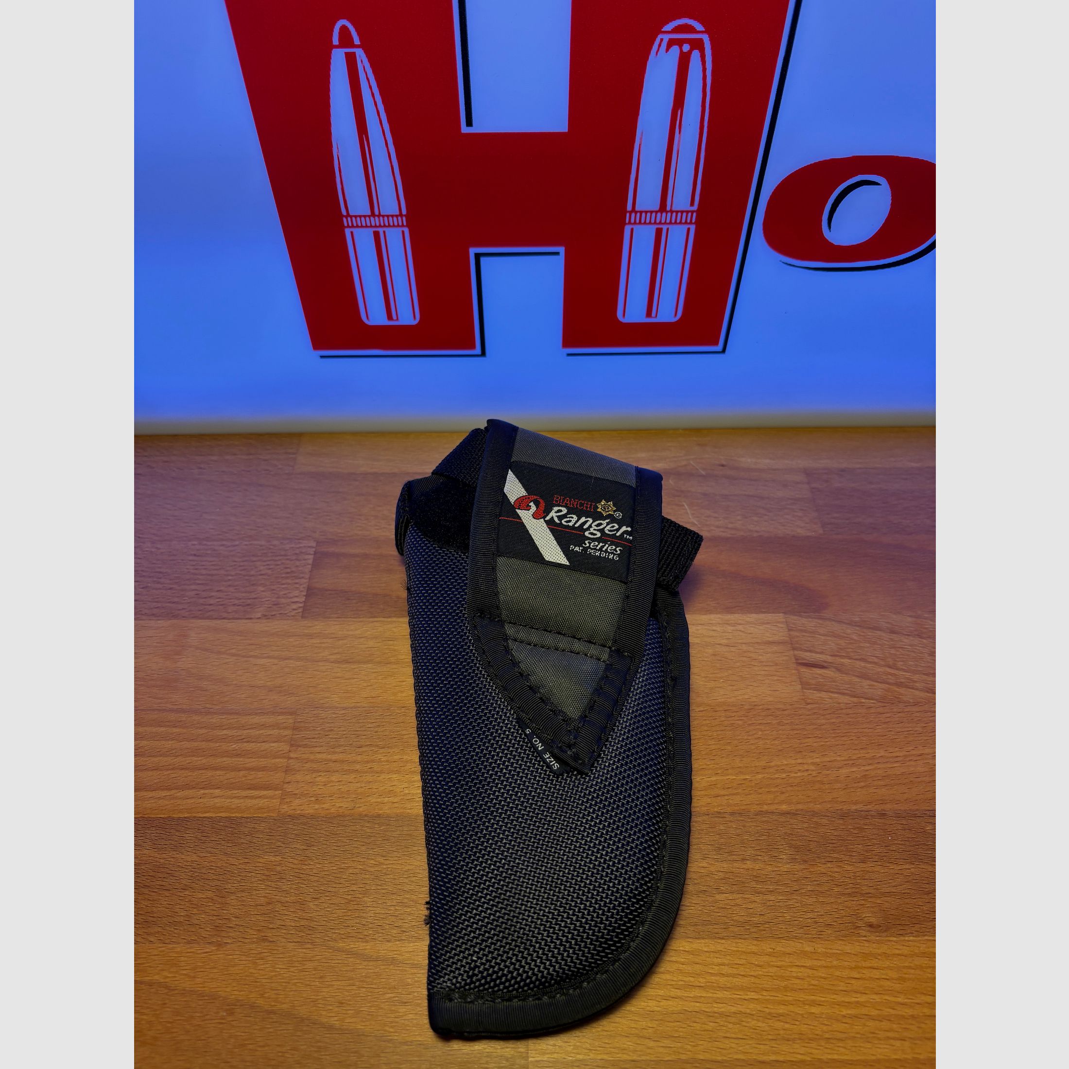 Holster von Bianchi für 4" Revolver verschiedener Hersteller
