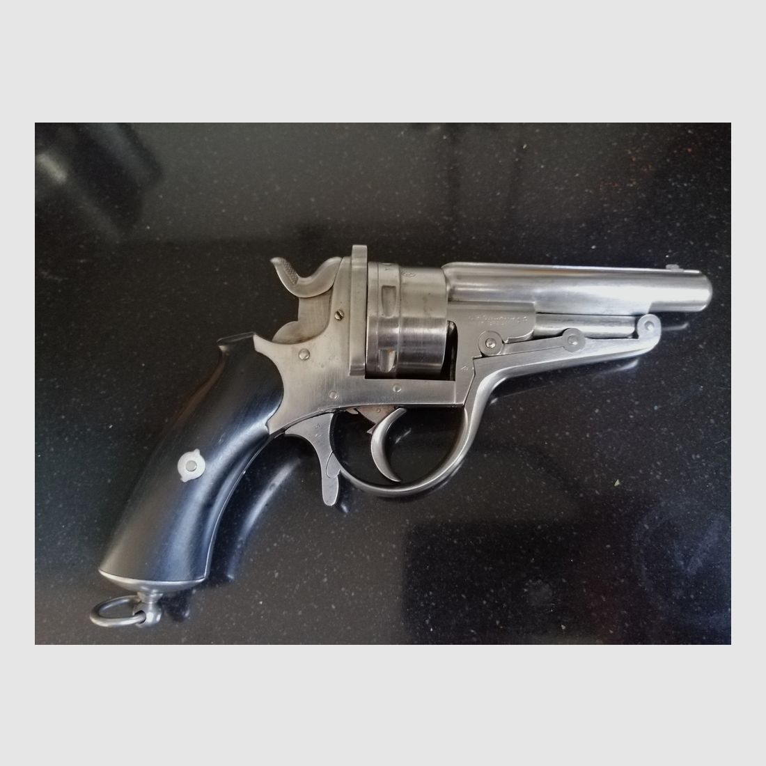 Rare Revolver à système Galand – rare en calibre 9mm – 6 coups – du quasi réglementaire pour le conflit de 1870/1871 – ingénieux système d&rsquo;extraction collective – Superbe, image 2 sur 21