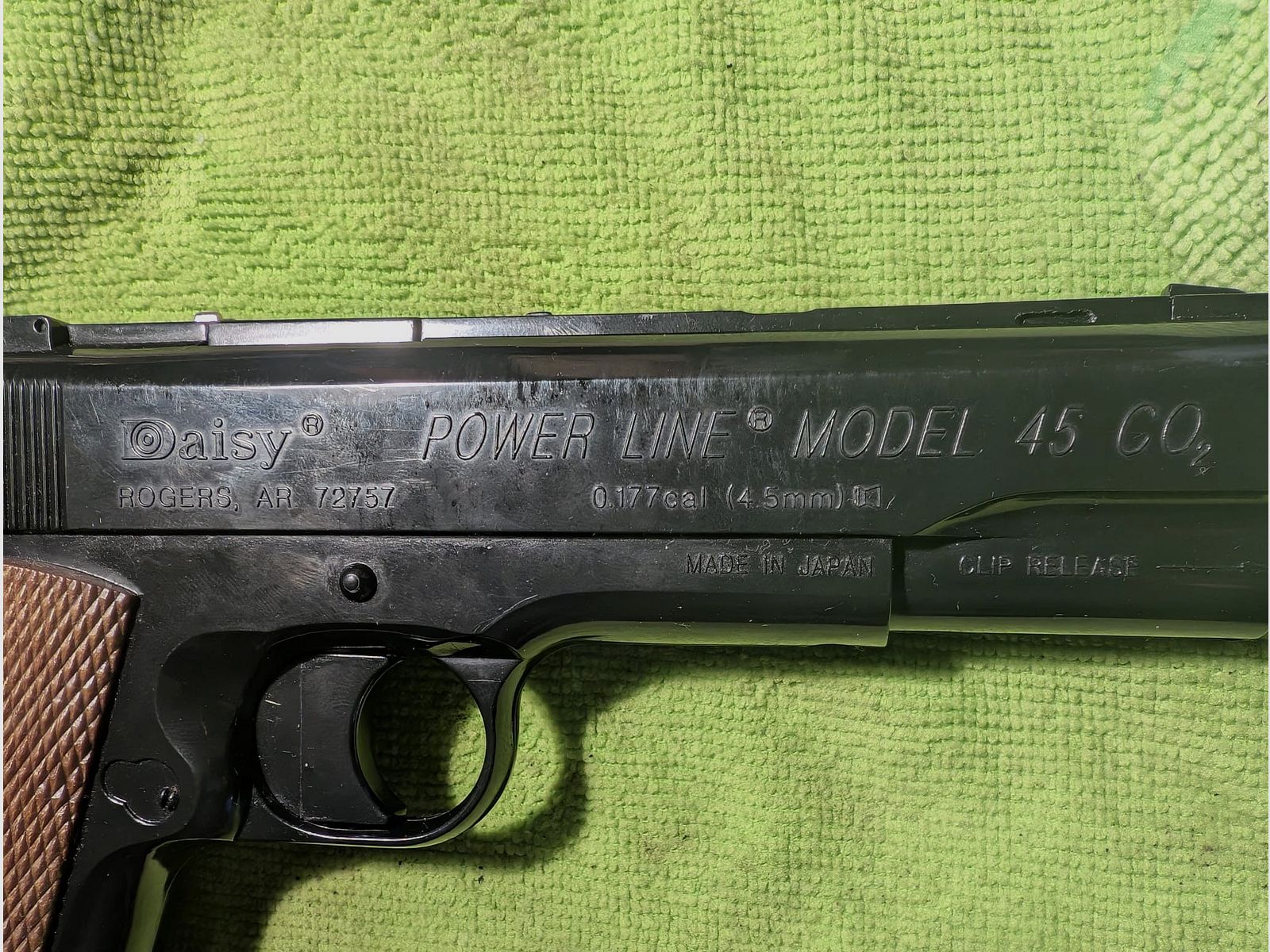 Daisy Mod. 45 Power Line 45 4.5mm Diabolo CO2 pistol similar to 1911