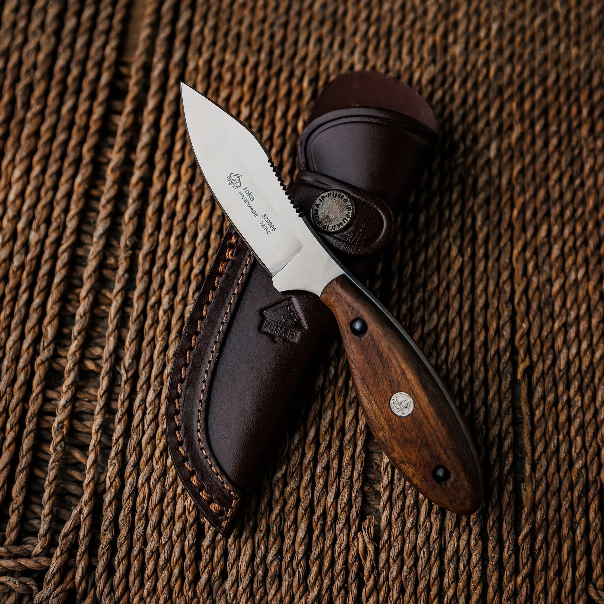 PUMA IP roka, walnut wood