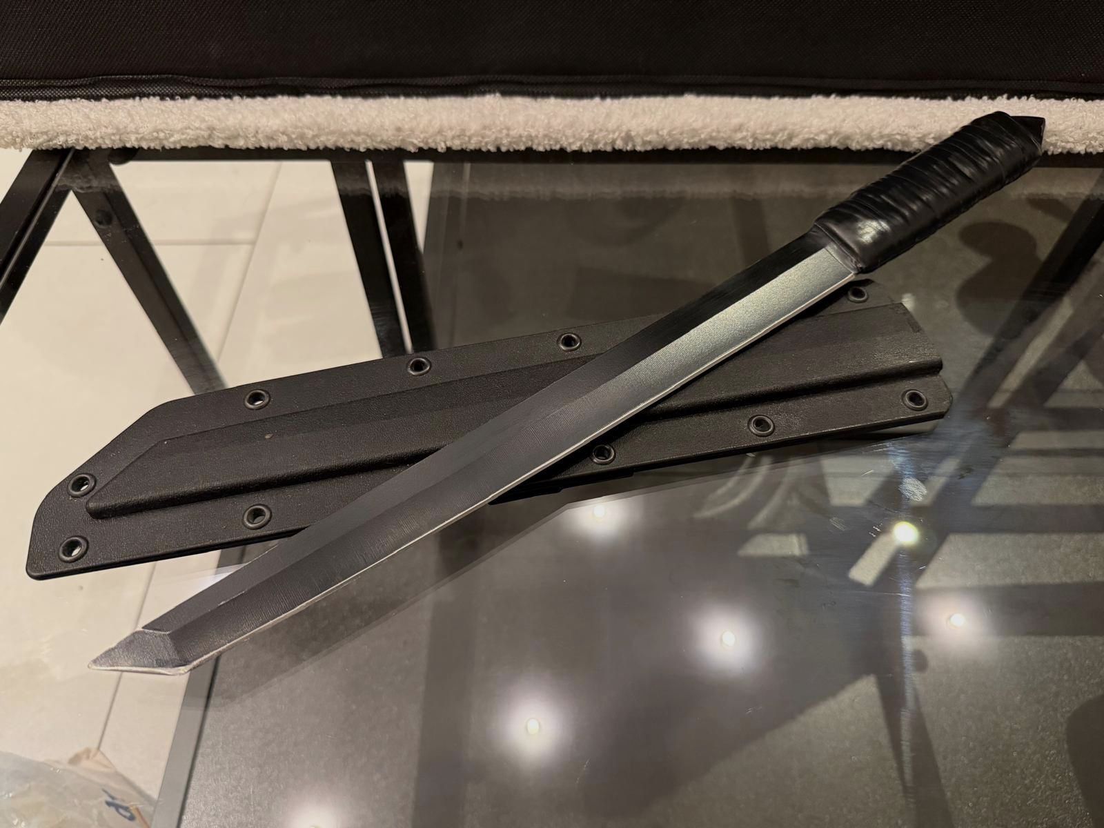 Tactical short sword / machete – Modern tanto design – Full-tang with sheath