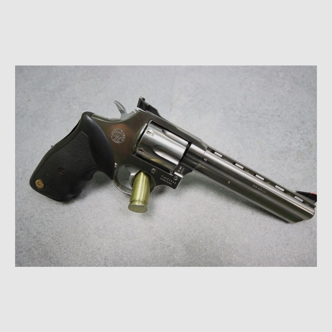 Taurus 689