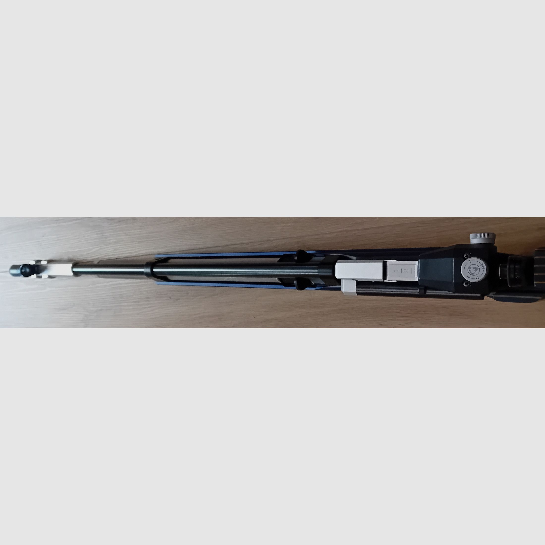 Press - Luftgewehr Feinwerkbau P 70 ALU - Links - Schaft