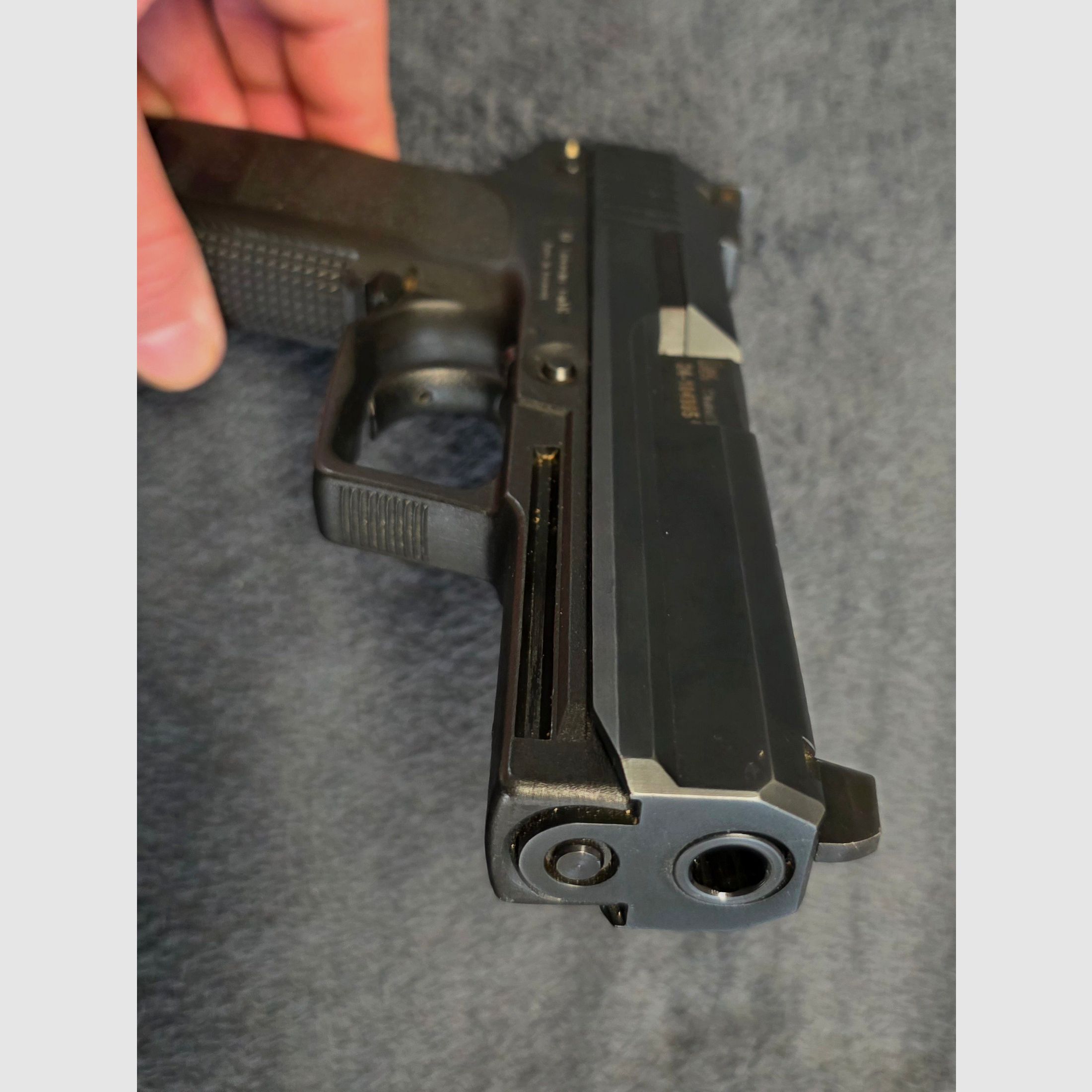 Heckler & Koch USP , 9mm