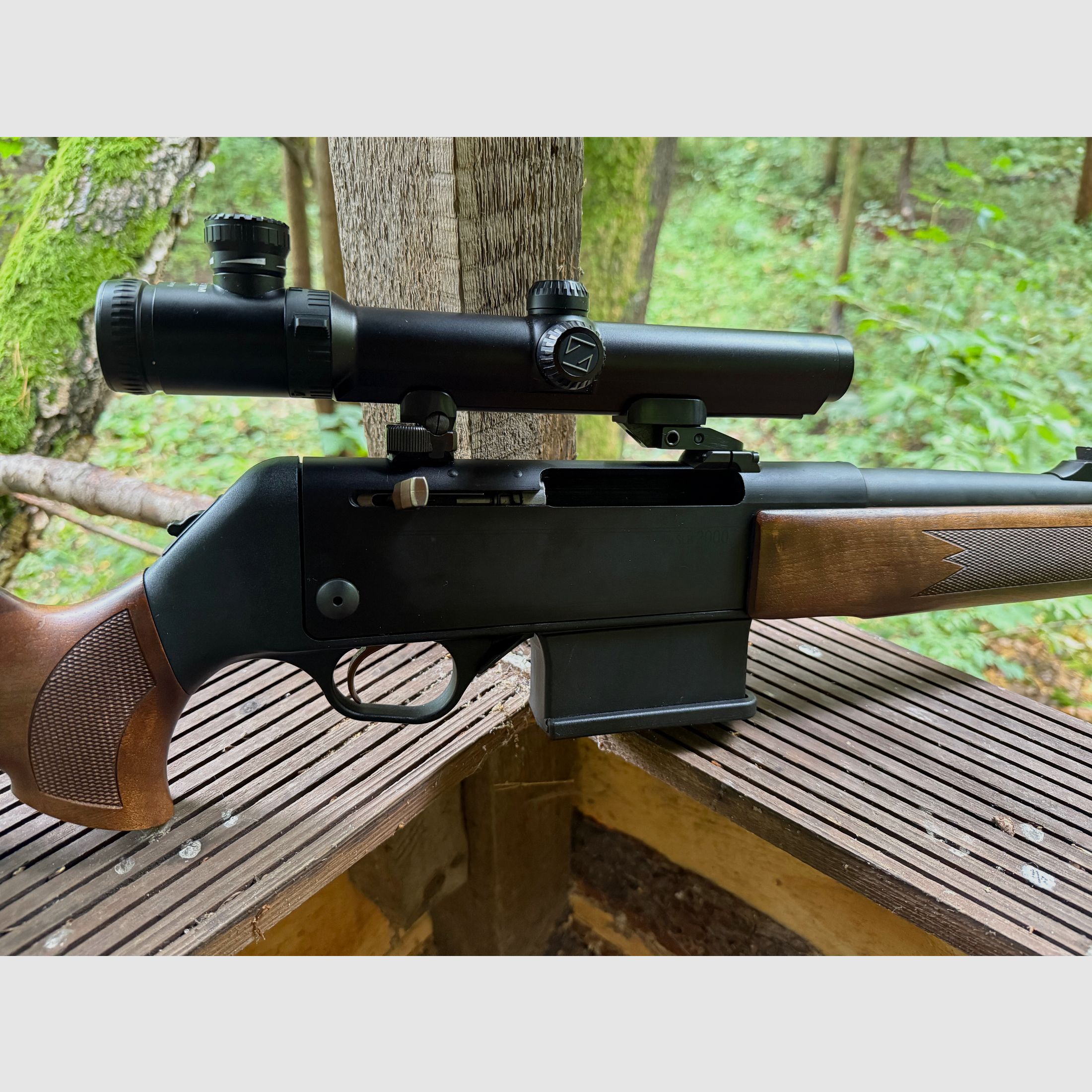 Heckler & Koch SLB 2000 z optyką do polowania na dziki Zeiss Varipoint