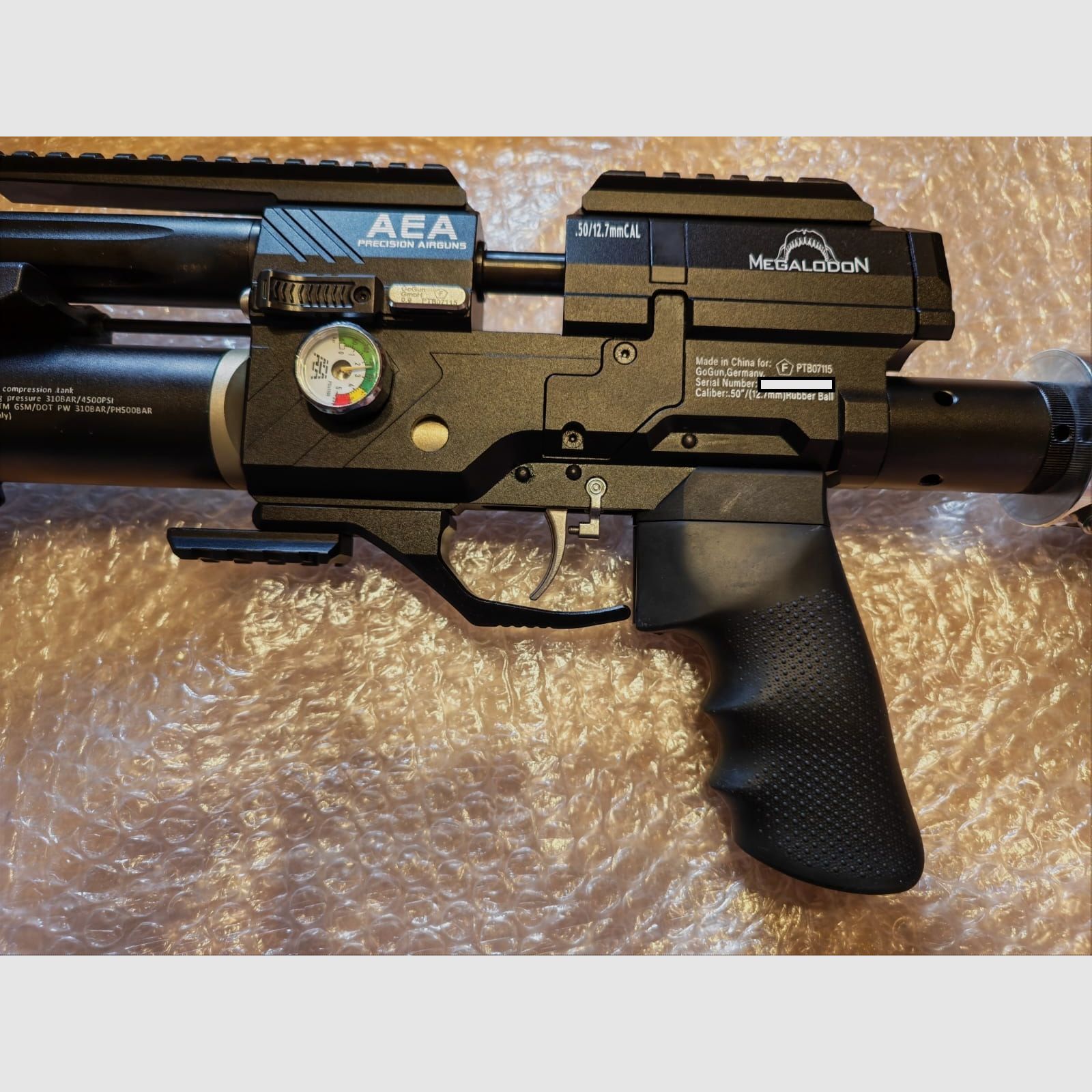 GoGun AEA Megalodon F-Serie 7,5 Joule | Kaliber .50 Luft / PCP karabin | z JADS podwójnym zbiornikiem | 2x 12 nabojowe magazynki aluminiowe | + wkładki stabilizujące do chwytu | z akcesoriami i fakturą