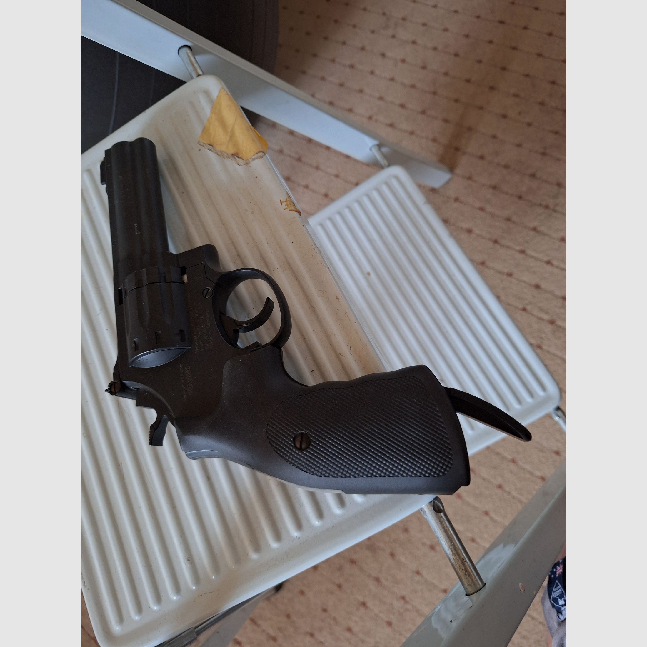 Smith & Wesson Co2- Revolver 4" im cal. 4,5mm 