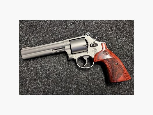 Neuwertiger Revolver Smith&Wesson S&amp;W 686 International  Kal. .357 Mag ungeflutete Trommel