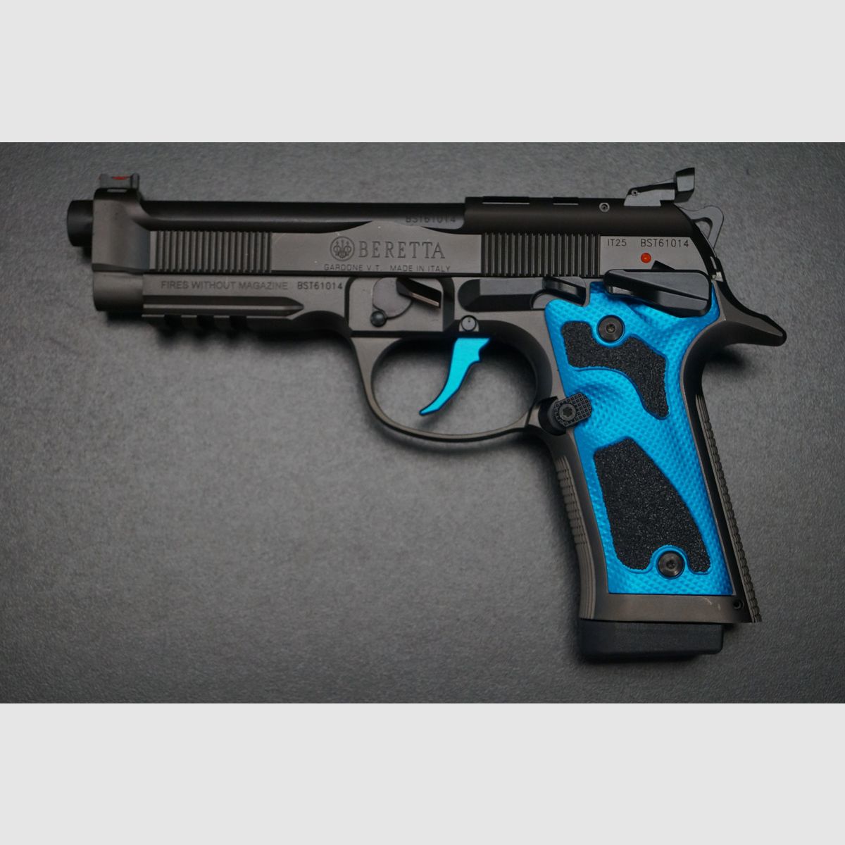 Beretta 92X Performance Dark Series BLUE OR, Bild 6 von 6