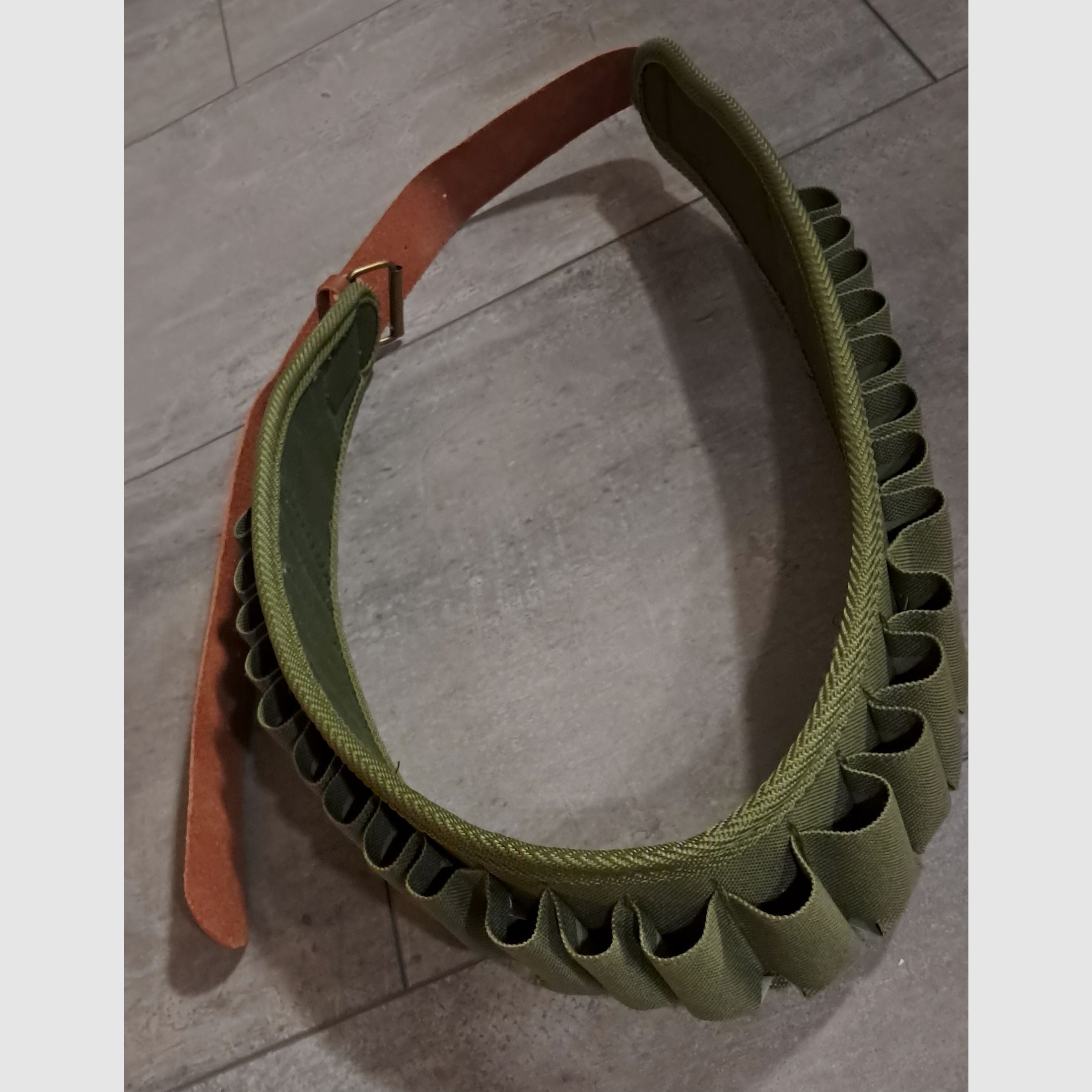Patronengurt Kaliber 12, Cordura Leinen oliv, Lederverschluss wie neu!