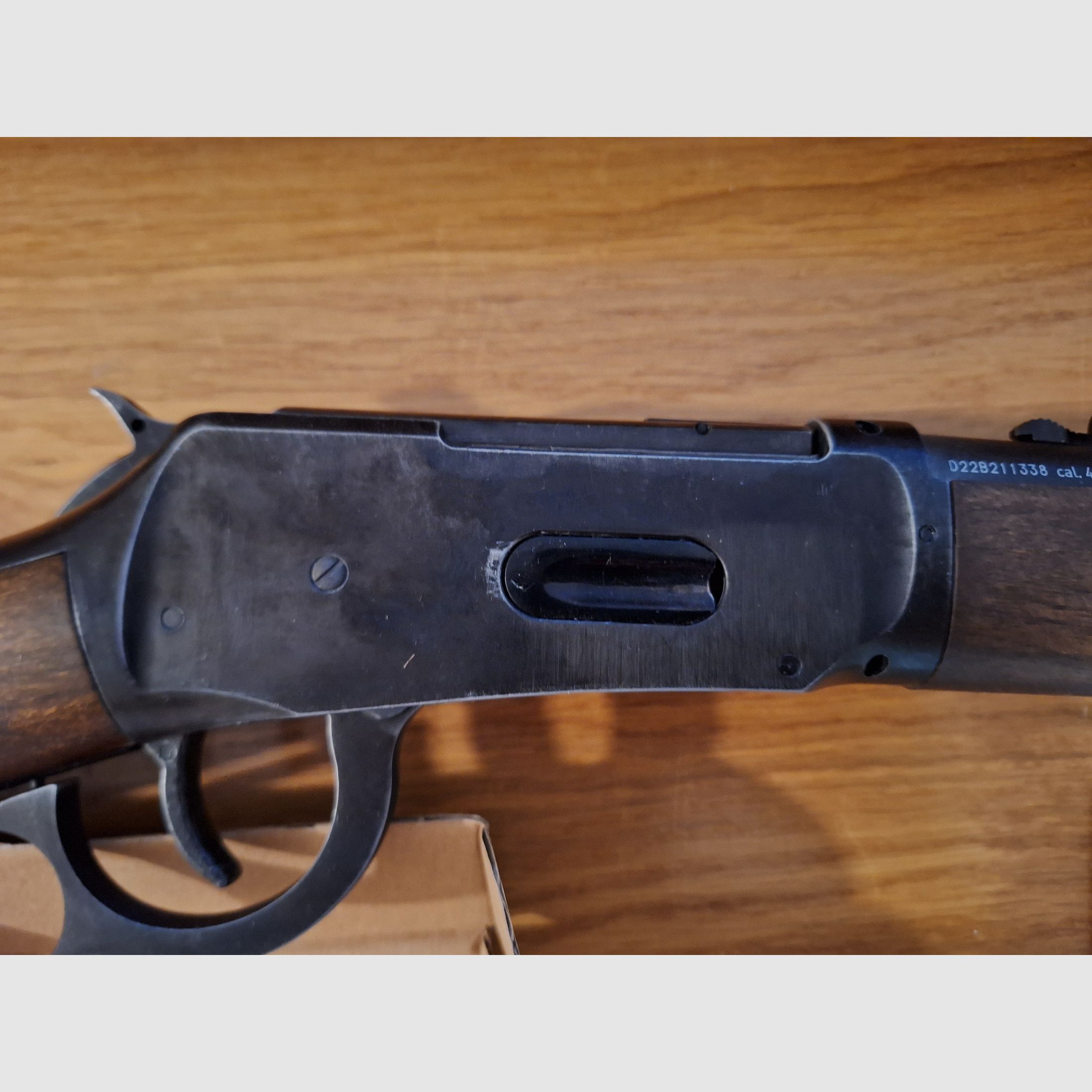 Co2 Cowboy Rifle Legends inkl. Koffer mit Schloss 4,5 mm BB und 4,5 mm Diabolo 34 Ladehülsen insgesamt!