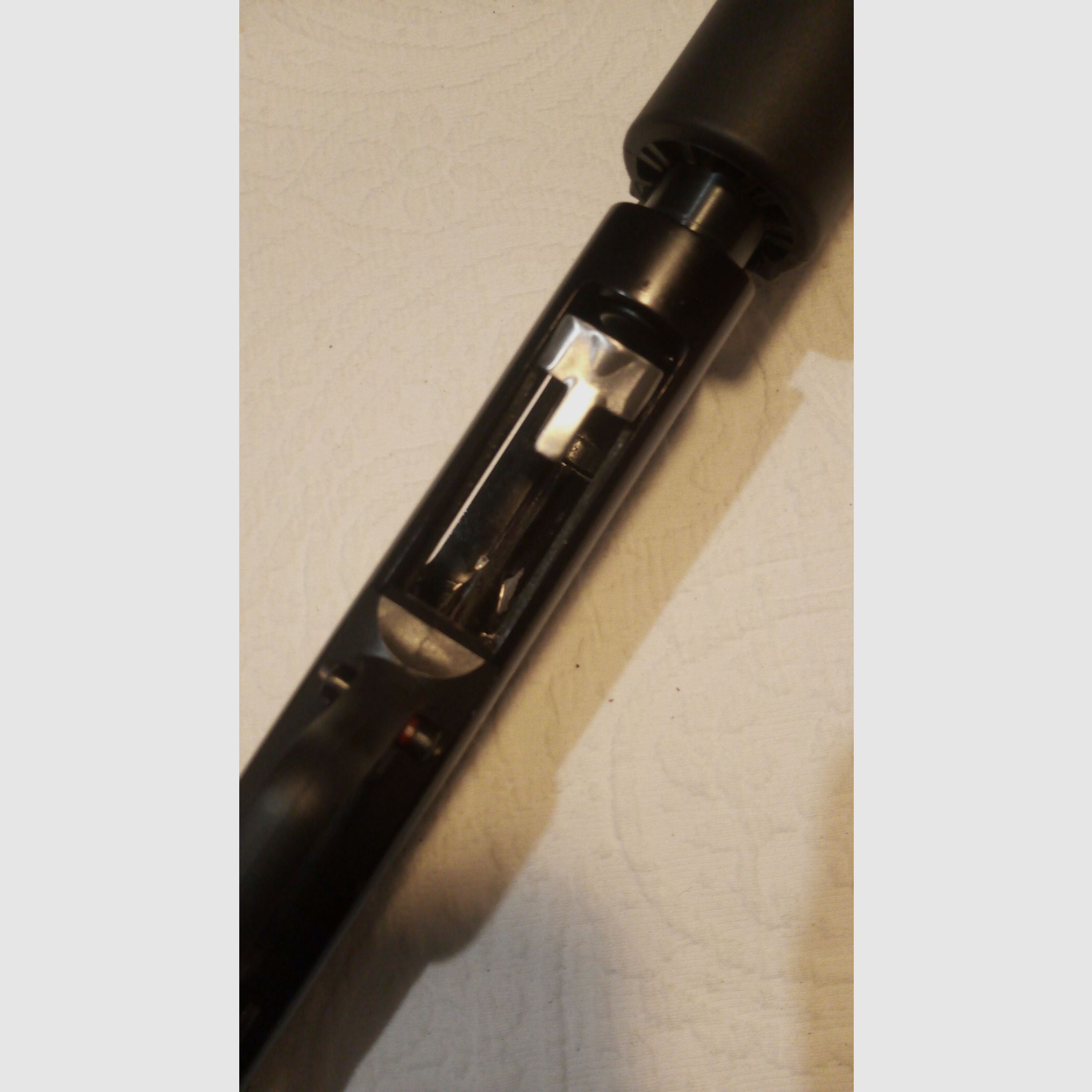 Vorderschaftrepetierflinte Mossberg Maverick 88 mit verstellbarer Visierung schwarz und Laufportierung gebraucht LL 60cm im Kaliber 12/76 Kat. B