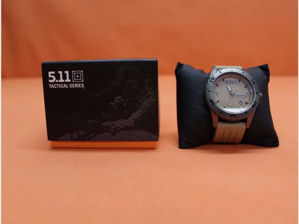 5.11 5.11 Guardsman Watch (50133EU) 120 Coyote watch with steel case and silicone strap