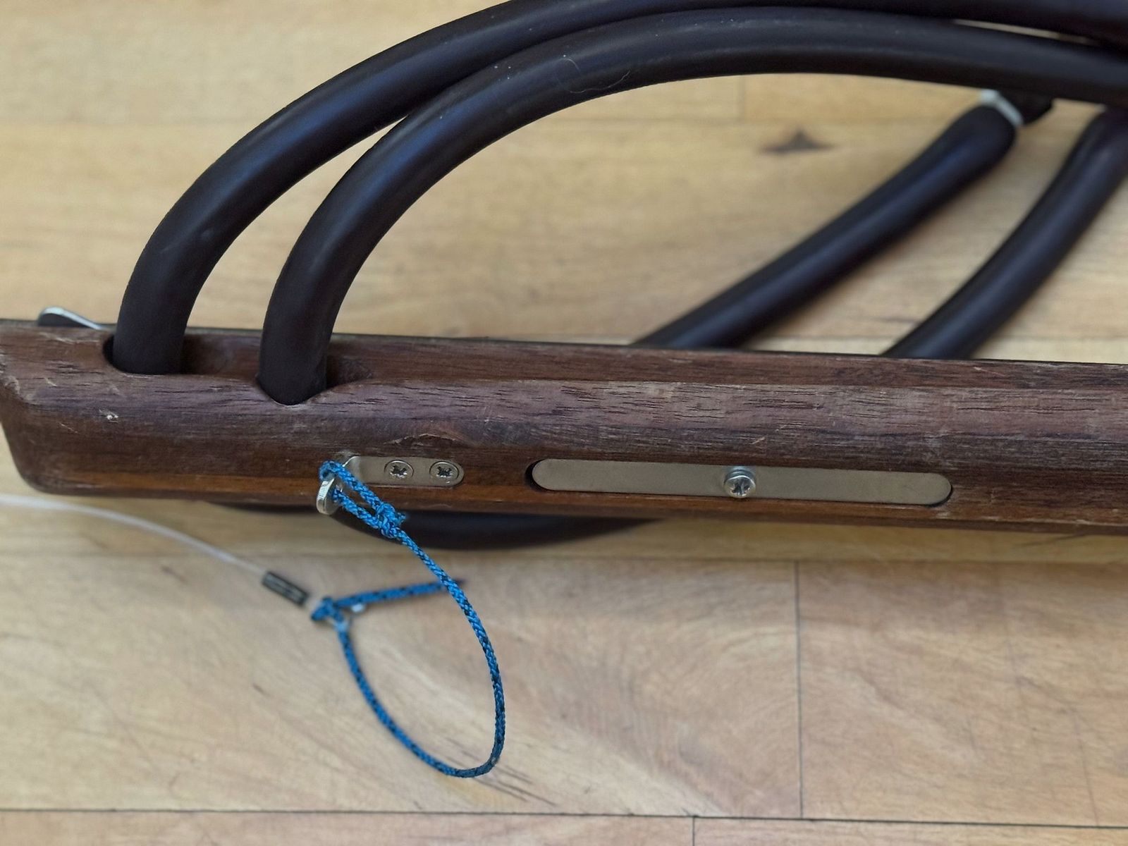 2 hochwertige Tauchharpunen / Unterwassersportgeräte – Beuchat Marlin Carbone 115 & Guns of Marseille Holzharpune – Zubehör – Hamburg