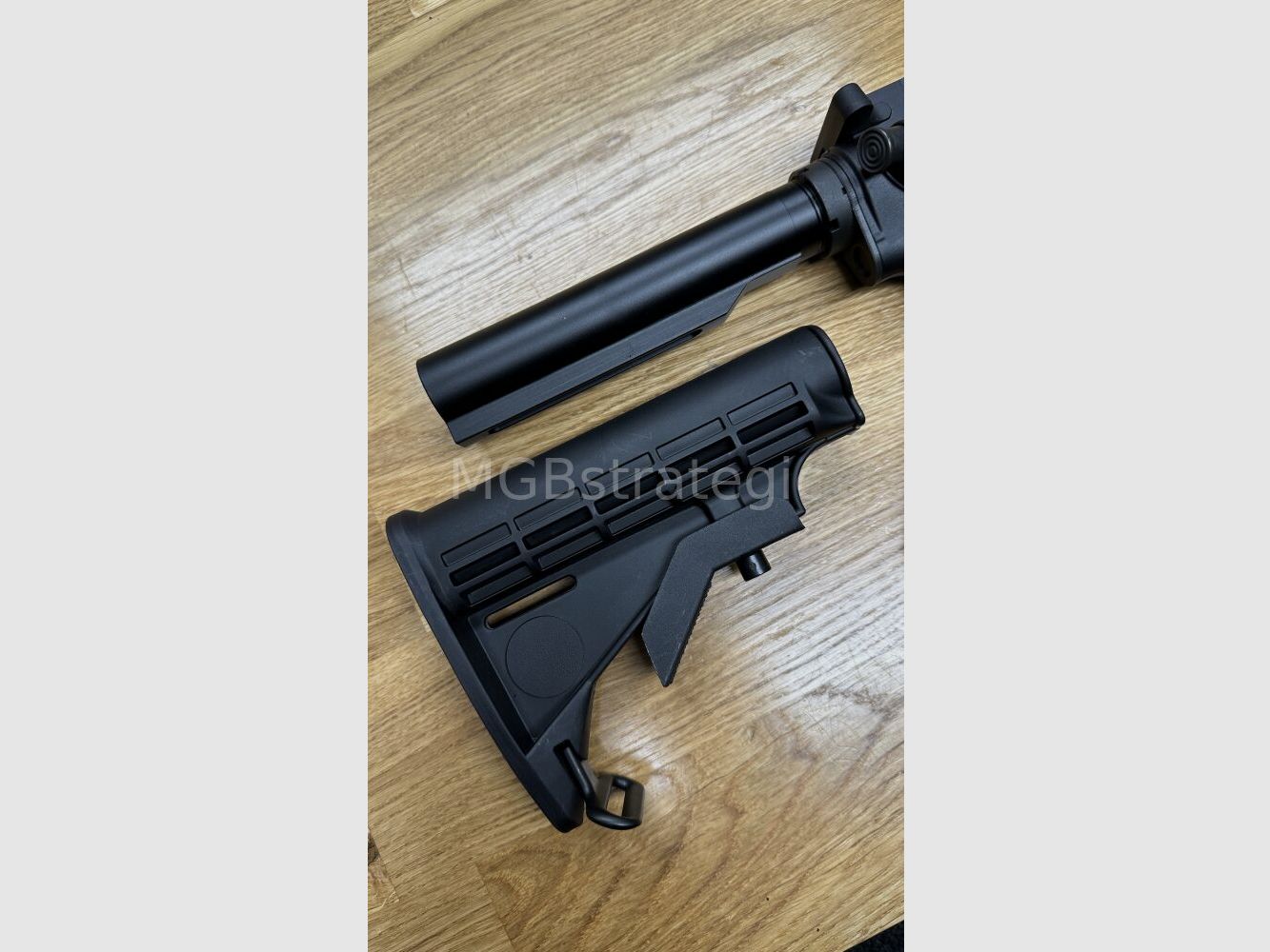 Windham Weaponry - halbautom. Büchse .223Rem RIFLE 16M4 SHAVED FRONT SIGHT - R16M4SFSMIT-16 - 15″ Windham Weaponry Aluminum M-LOK Free Float Handguard - 16" Lauf - Gewicht 2,88 kg ungeladen - System AR15 AR-15