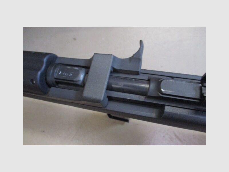 Self-loading rifle Chiappa M1 9mm Luger - max. 300 shots - M1