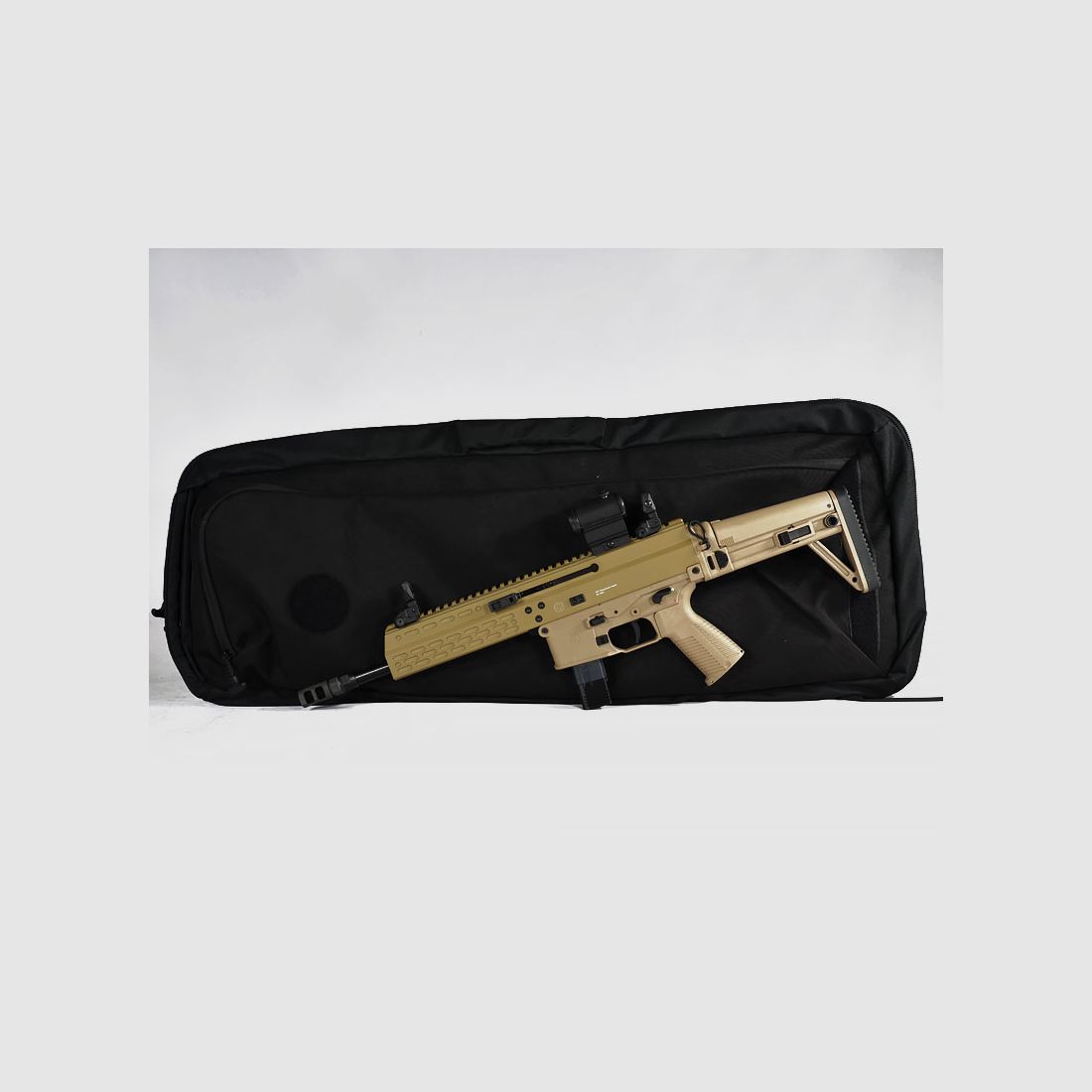 B&T APC9 Sport DE con calcio fisso MBT, Coyote TAN, senza Aimpoint
