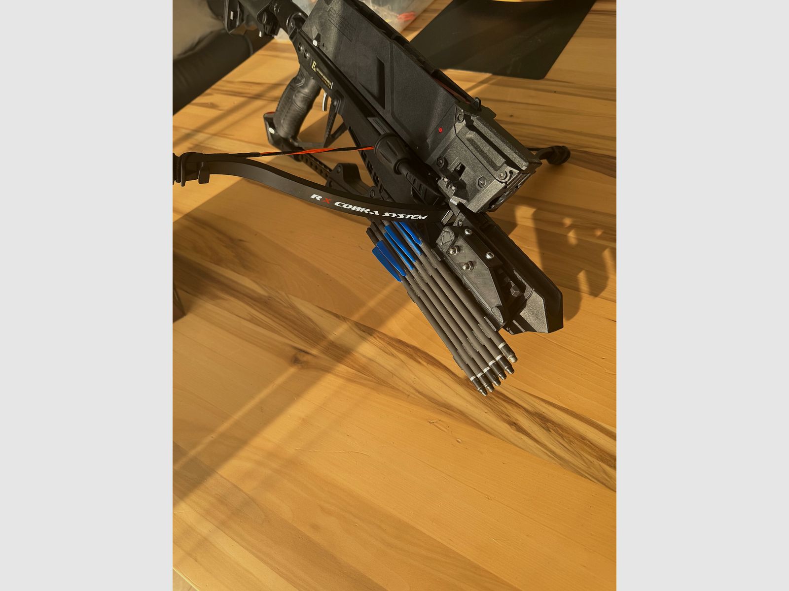 Cobra Adder 130LBS modifizierte Armbrust mit viel Zubehör