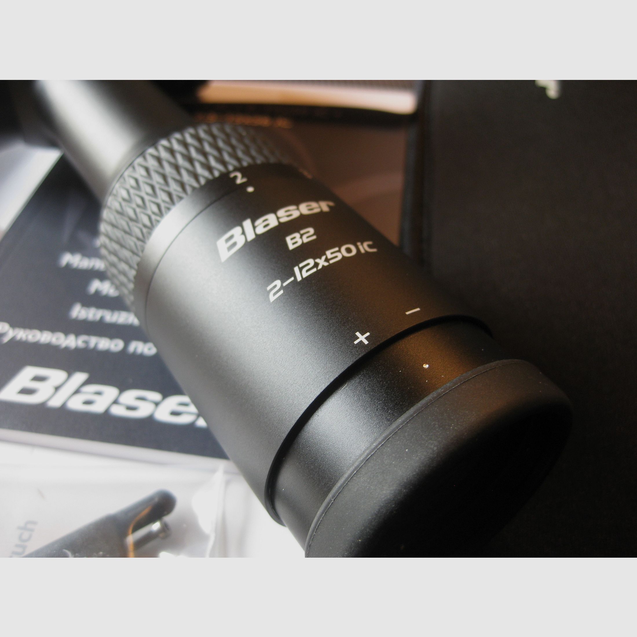  NUEVO "Hecho en Alemania" Blaser B2 como 2 - 12 x 50 iC S (con riel interno ZEISS) en embalaje original con todos los accesorios !! SIN Swarovski-Leica-Schmidt&Bender-Sauer-Mauser-GPO-DDoptics