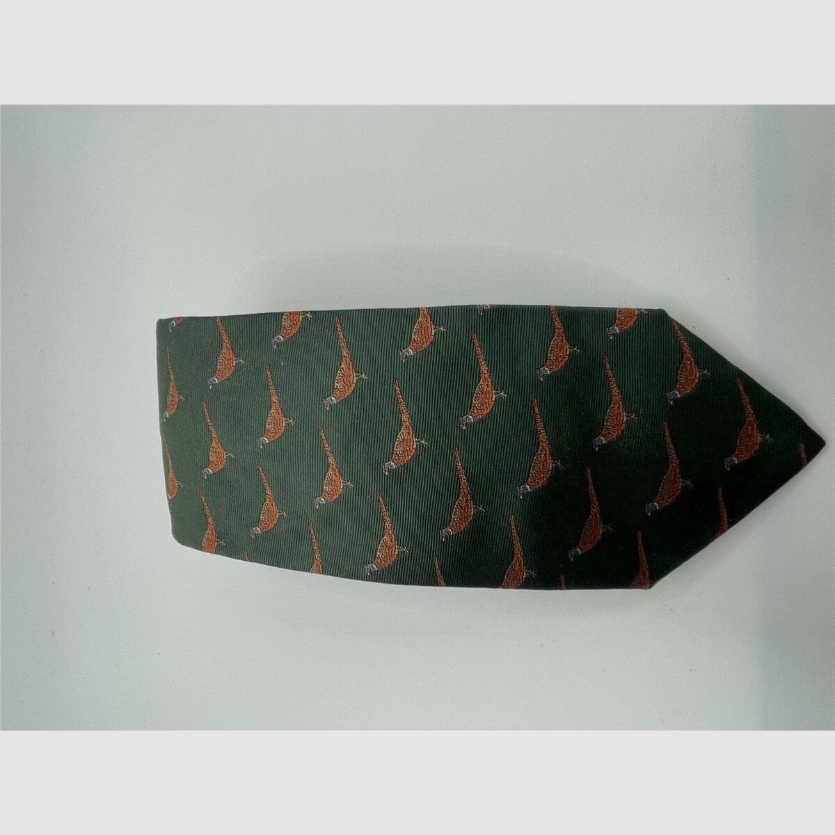 Robert Keyte tie 100% silk green pheasant motif