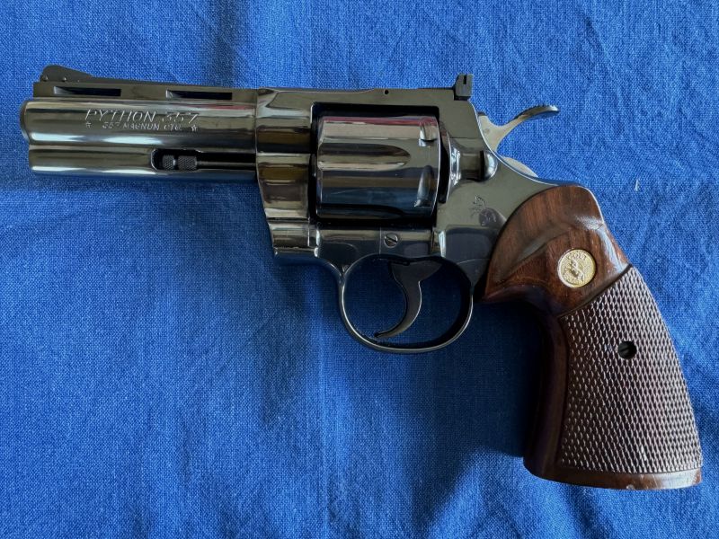 Sammlerstück: Revolver, "Colt Python", Baujahr 1981,mit 4" Lauf,Kaliber: 357 Mag. aus Jägerbestand