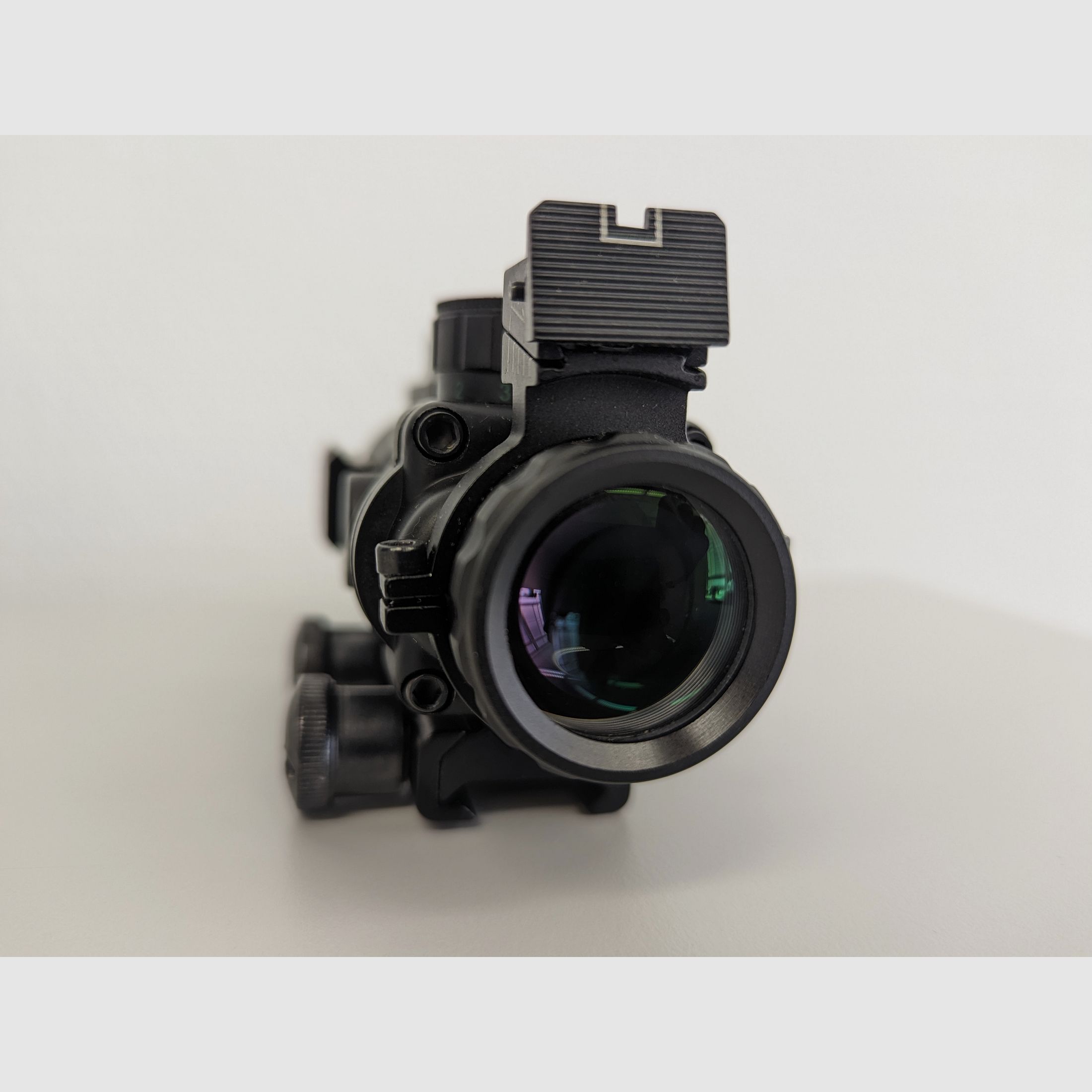 Theta Optics 4x32 Rhino Fiber Scope, schwarzes Zielfernrohr mit rotem Punkt Reflex Leuchtpunktvisier