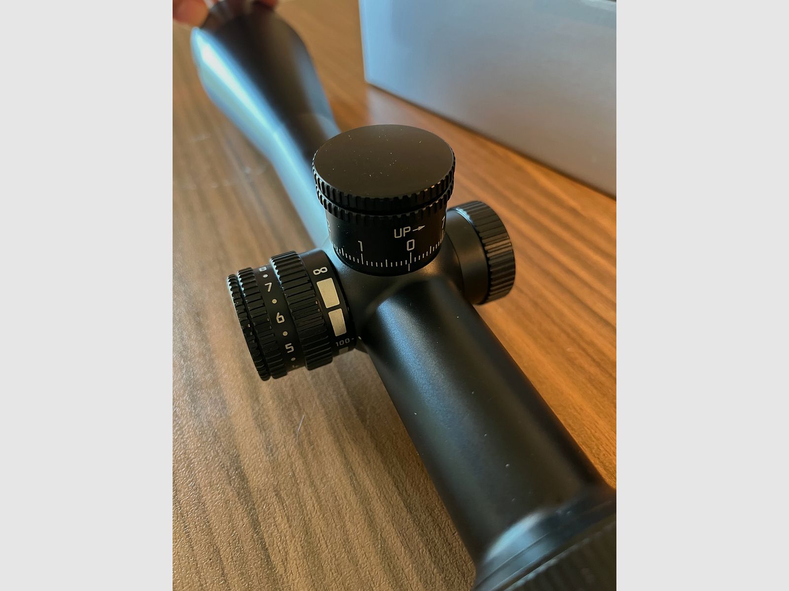 LEICA AMPLUS 6 2.5-15x50i Zielfernrohr (BDC), Absehen L - 4a + Flip Cover vorne