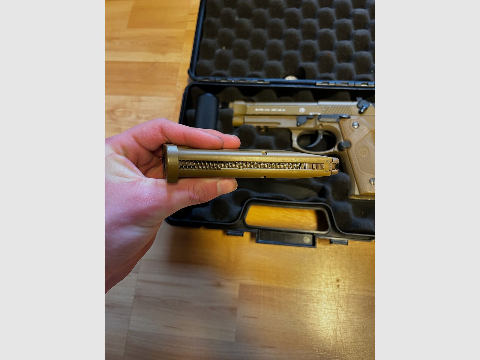 Beretta Airsoft – Coyote, d'occasion avec silencieux