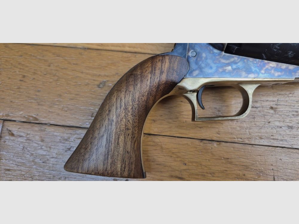 Enorme Colt Walker Revolver – Kal. .44 PN – Fabricage Army San Marco uit 1989 – Prachtige brunering en marmering aanwezig voor 100% – Uitstekende mechanica – Enorme loop van 9 inch met scherpe groeven – Zeer weinig geschoten – TBE-, afbeelding 2 van 22