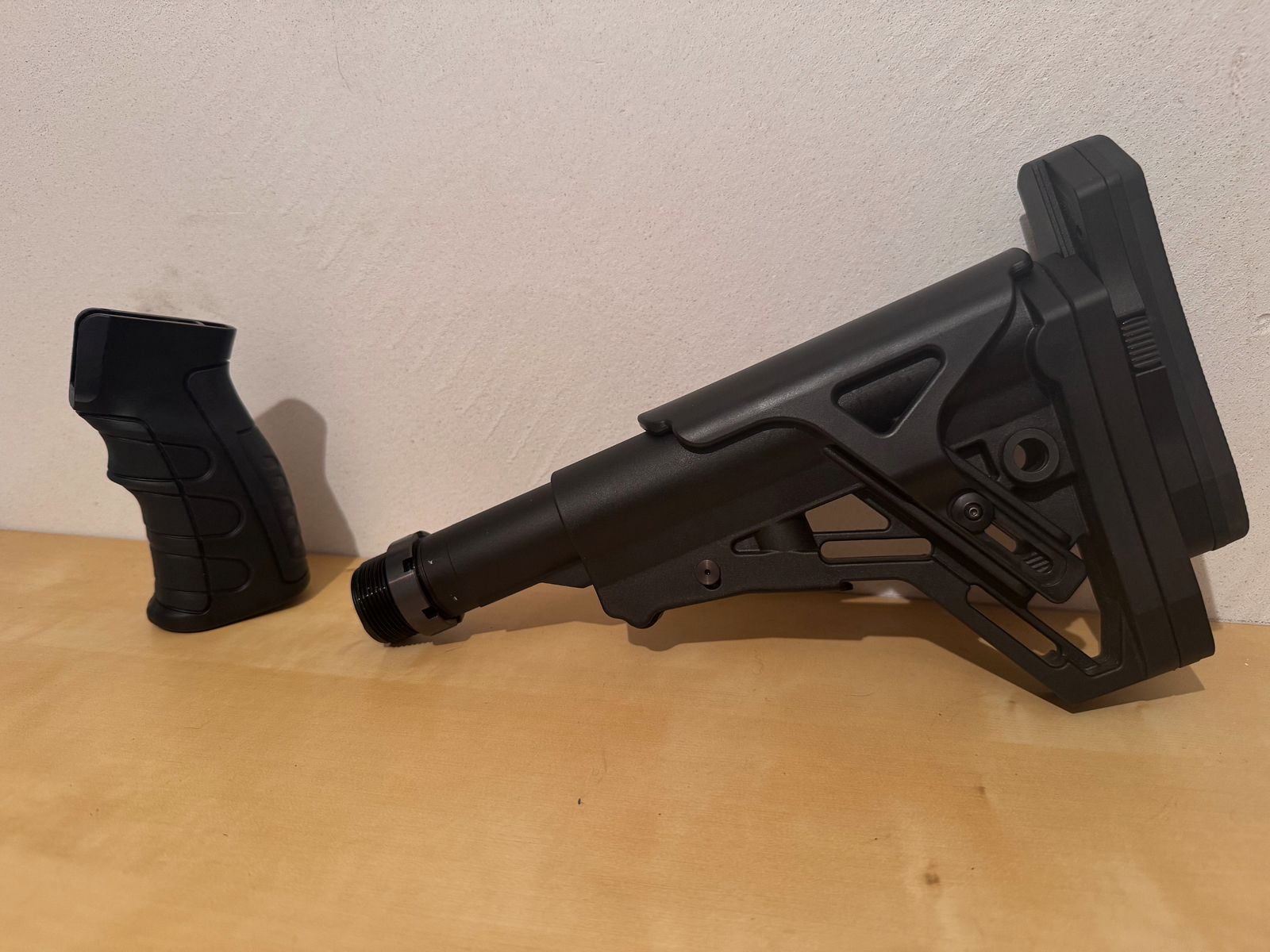 BufferTube Haenel LR one mit Hinterschaft und Pistolengriff AR10 / AR15