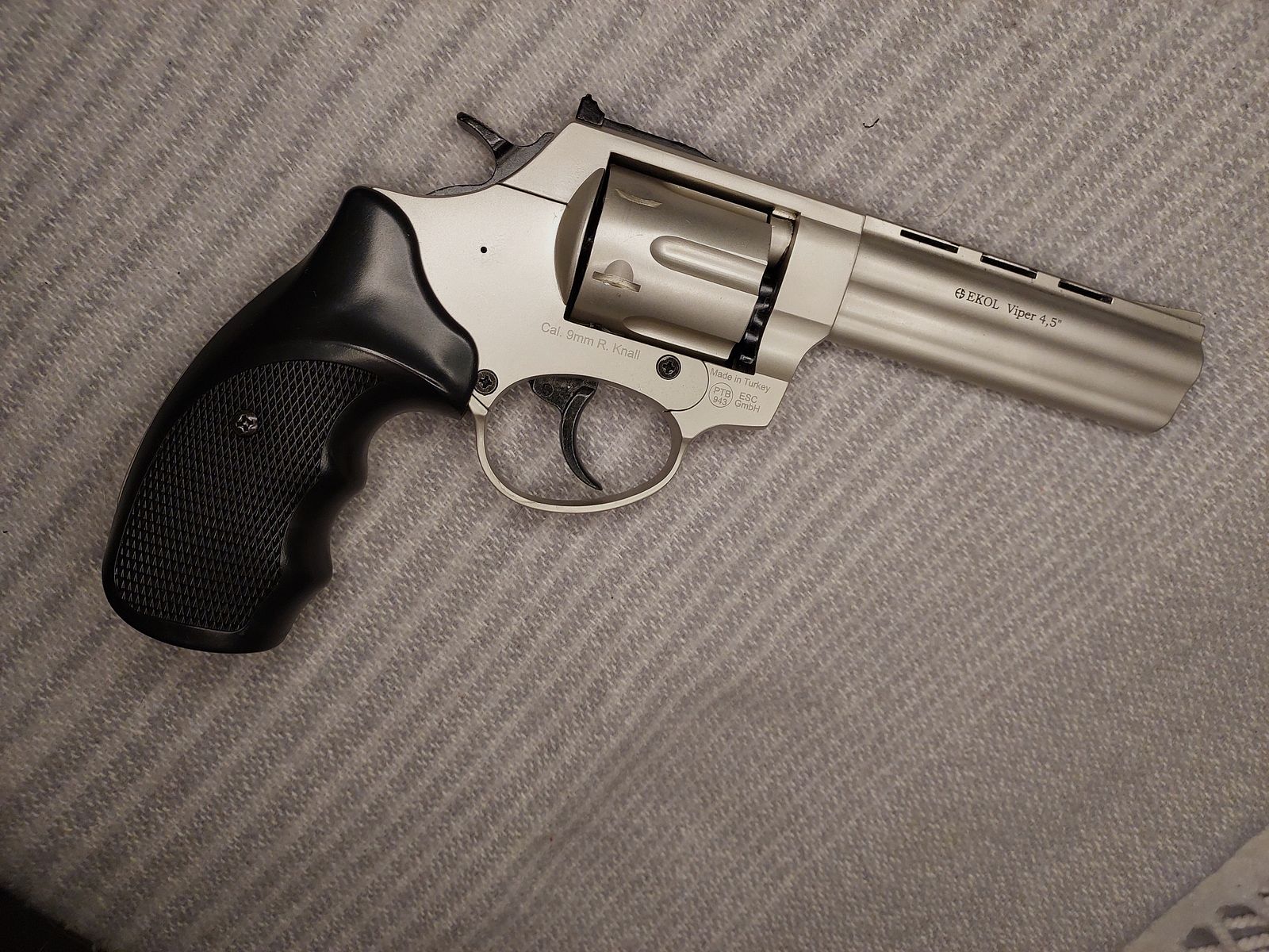 Ekol Viper revolver à blanc de 4,5 pouces nickelé 9 mm R.K. (PTB 1003)