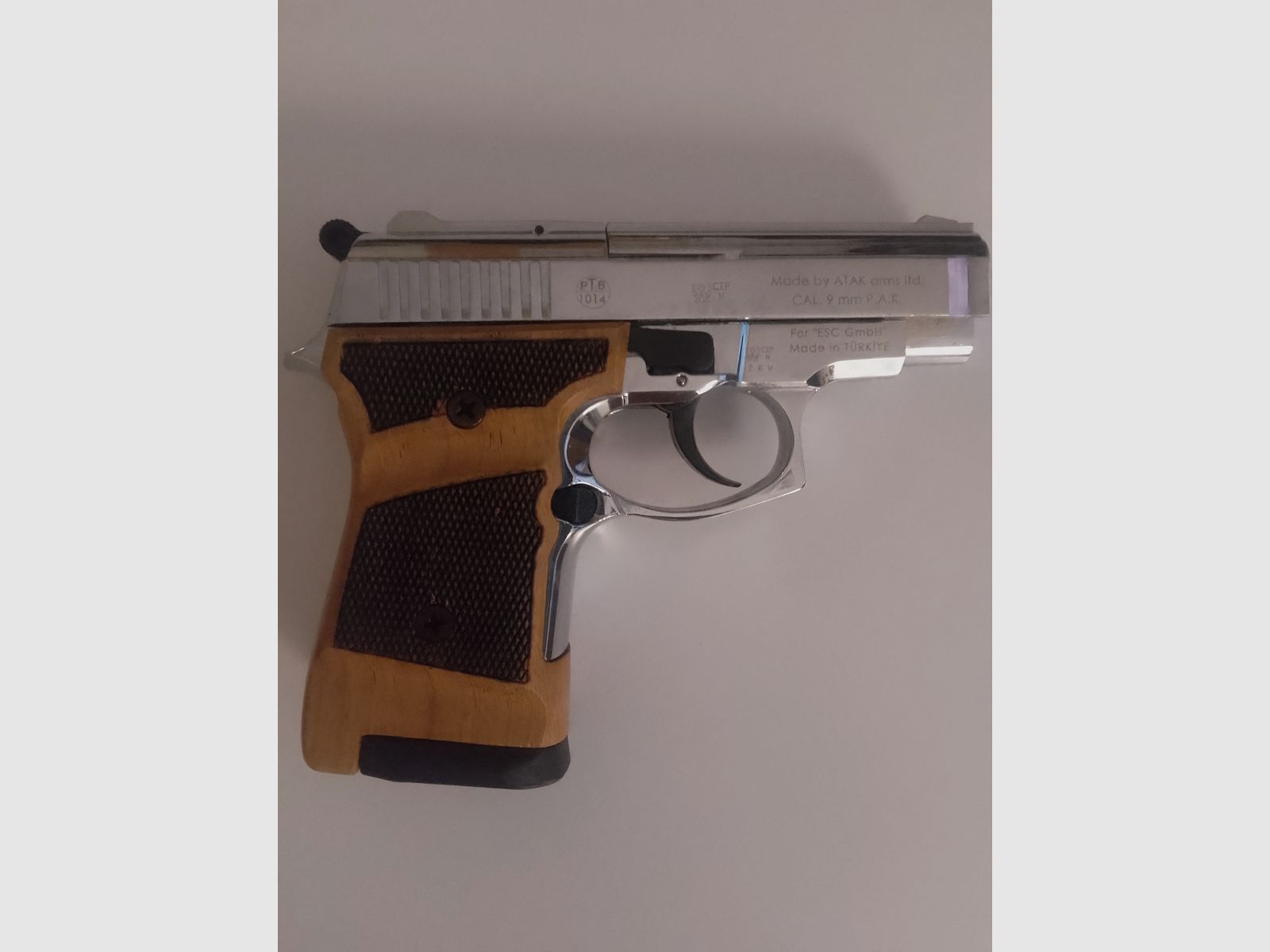 Zoraki 914 chrome 9 mm p.a.k. with real wood grips