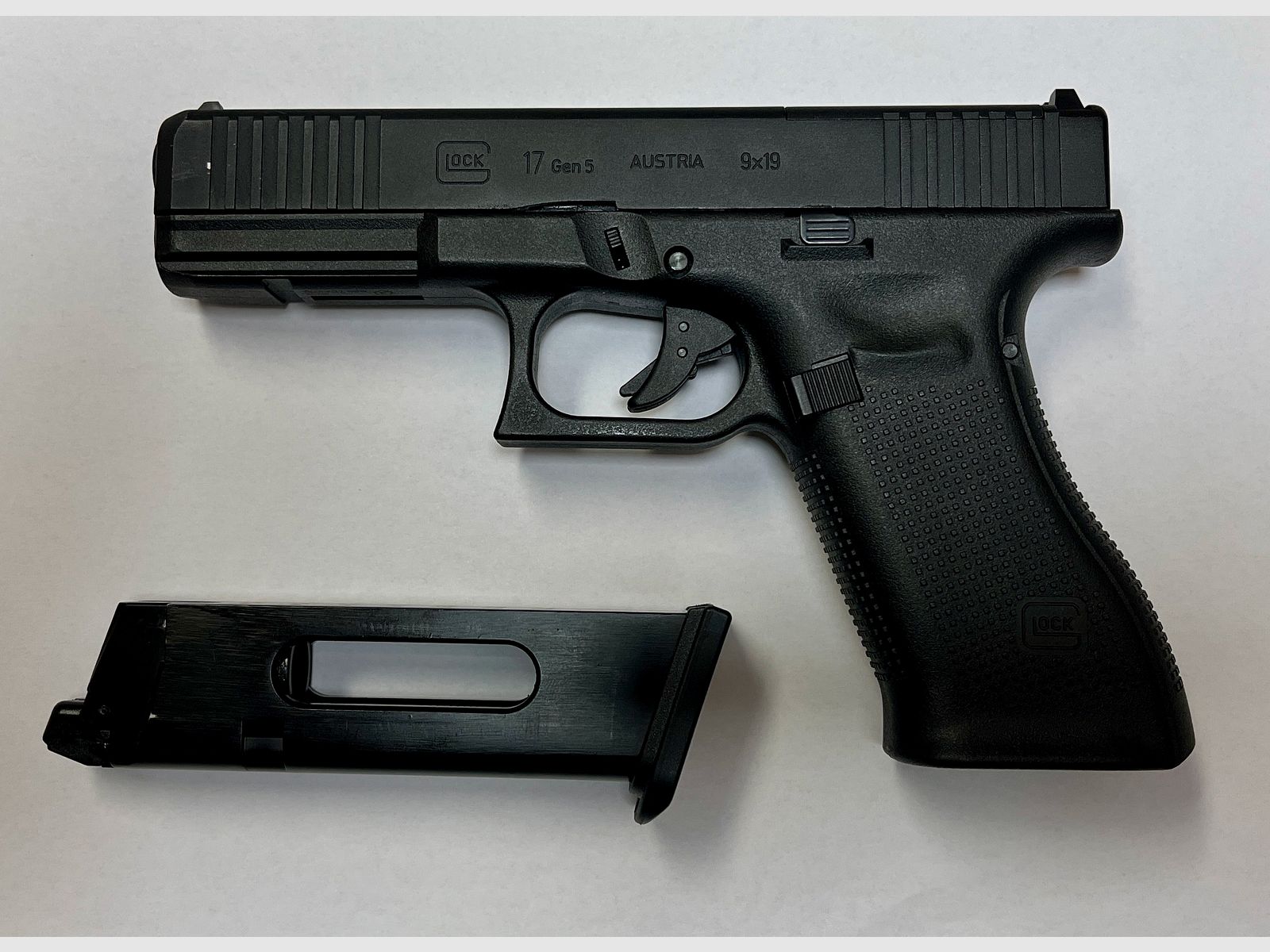 Glock 17 Gen5 MOS (with adapter plates) GBB CO2 Airsoft 6mm, UMAREX, model 2.6551, <1.0 Joule