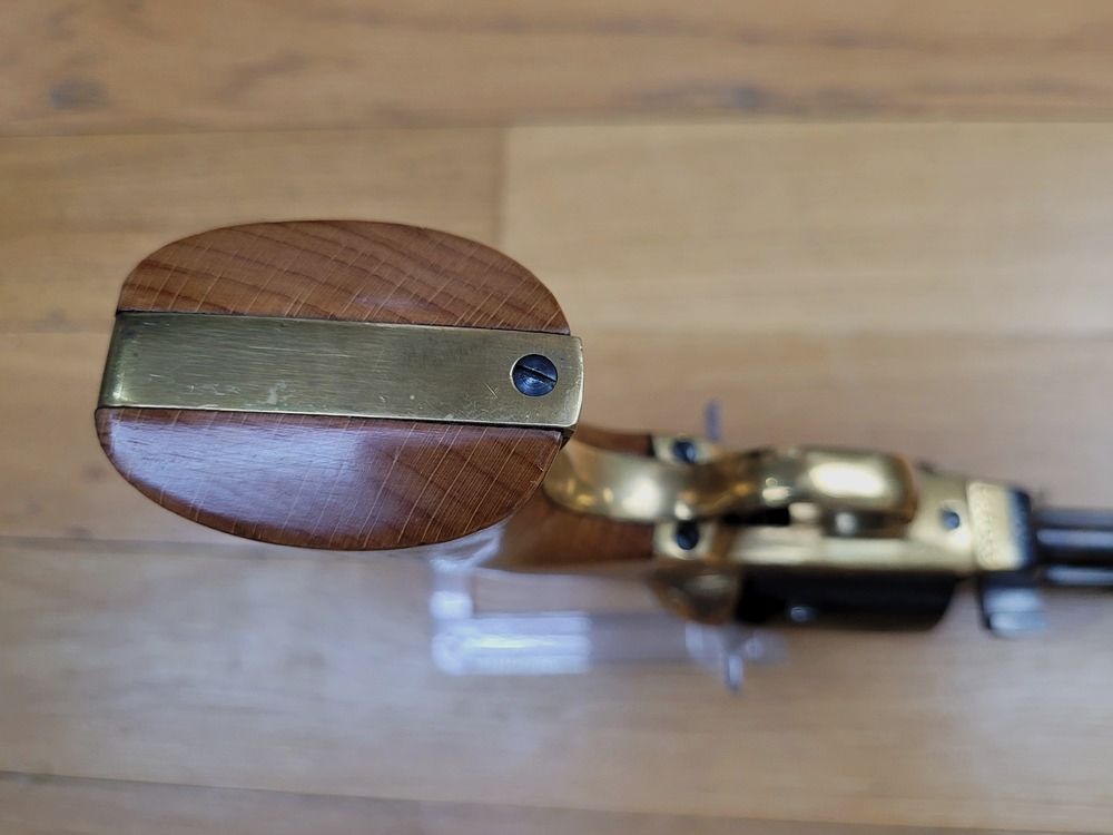 Très Beau Revolver Colt 1851 Pietta Poudre Noir – Modèle Navy – Très belle variante gravée – Canon 7,5 pouces – Calibre 36 – Arme de 1978 – TBE++, image 8 sur 22