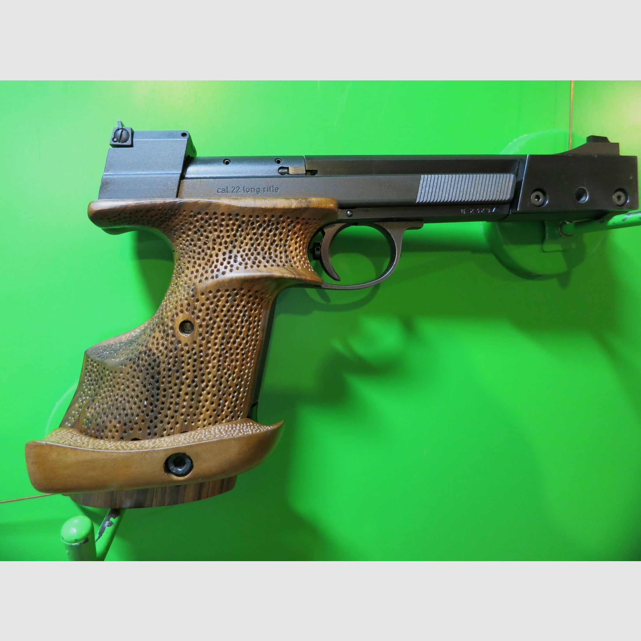 Hämmerli International 208, beste schweizer Ziel- Sportpistole, .22lr +Laufgewicht +Sportgriff       #72-