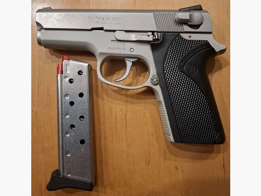Smith & Wesson Model 3913