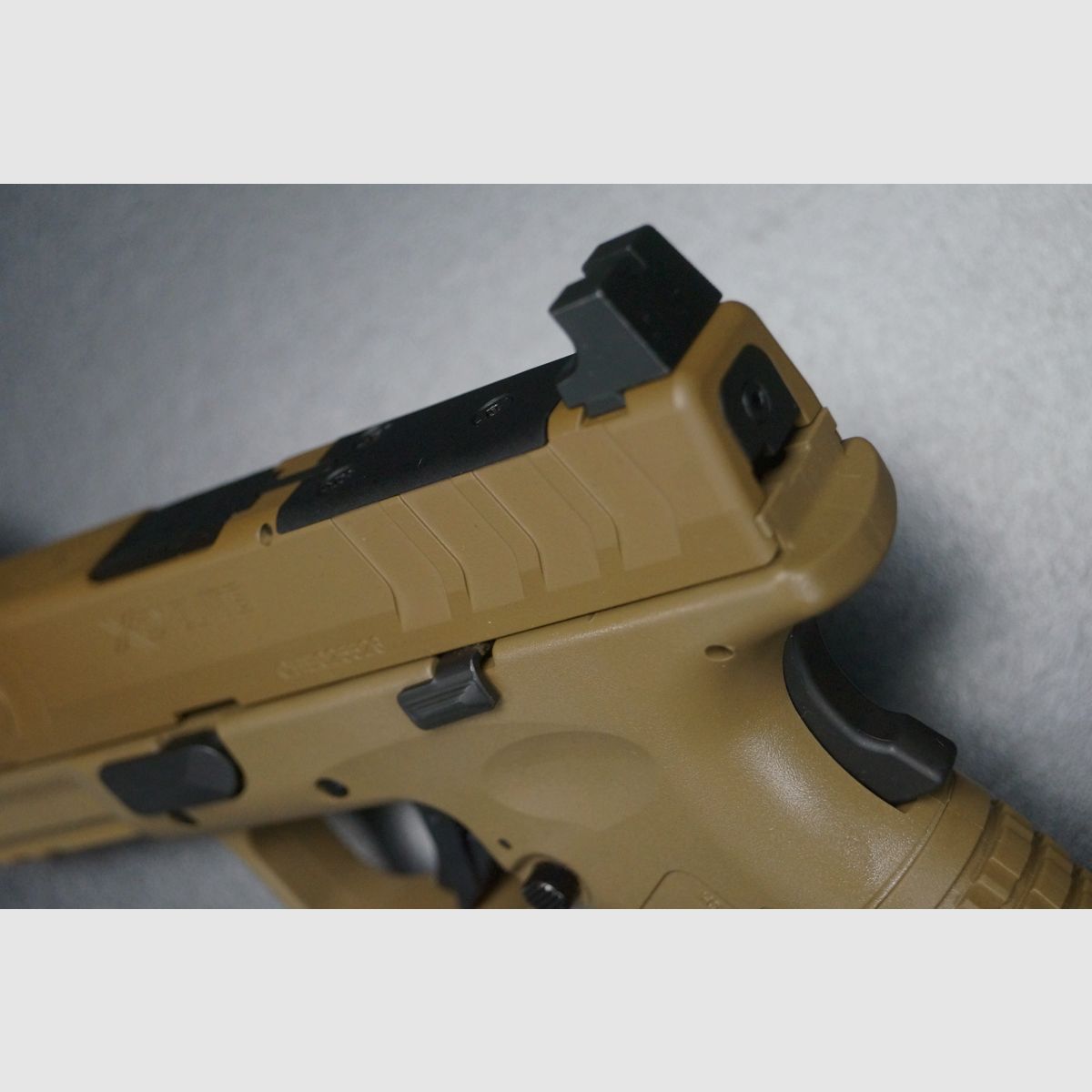 Springfield Armory XD-M Elite 4.5″ OSP Threaded Barrel FDE, Bild 7 von 8