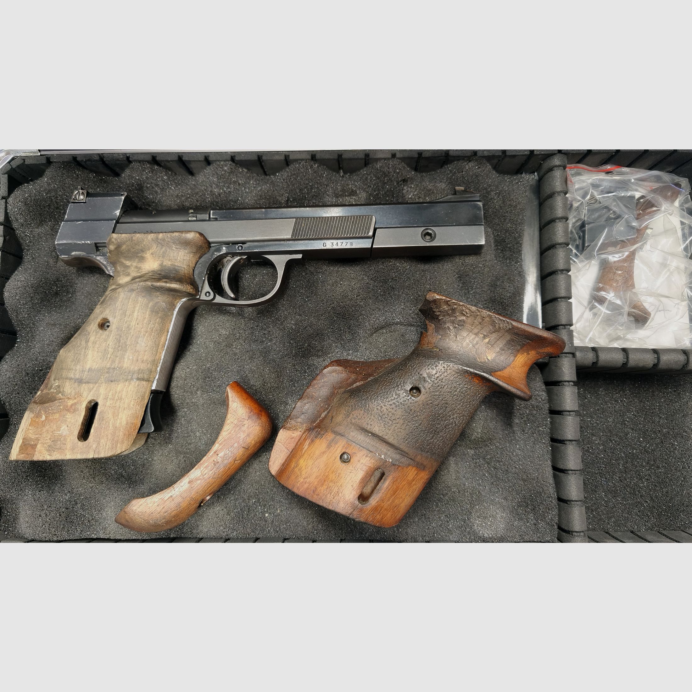 Hammerli International Pistole .22 LR, Bild 2 von 2