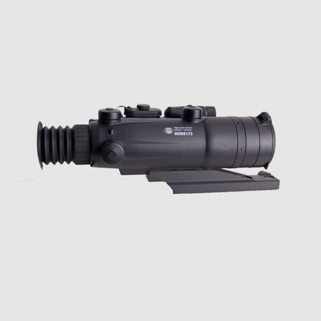 Night vision device, image 1 of 3