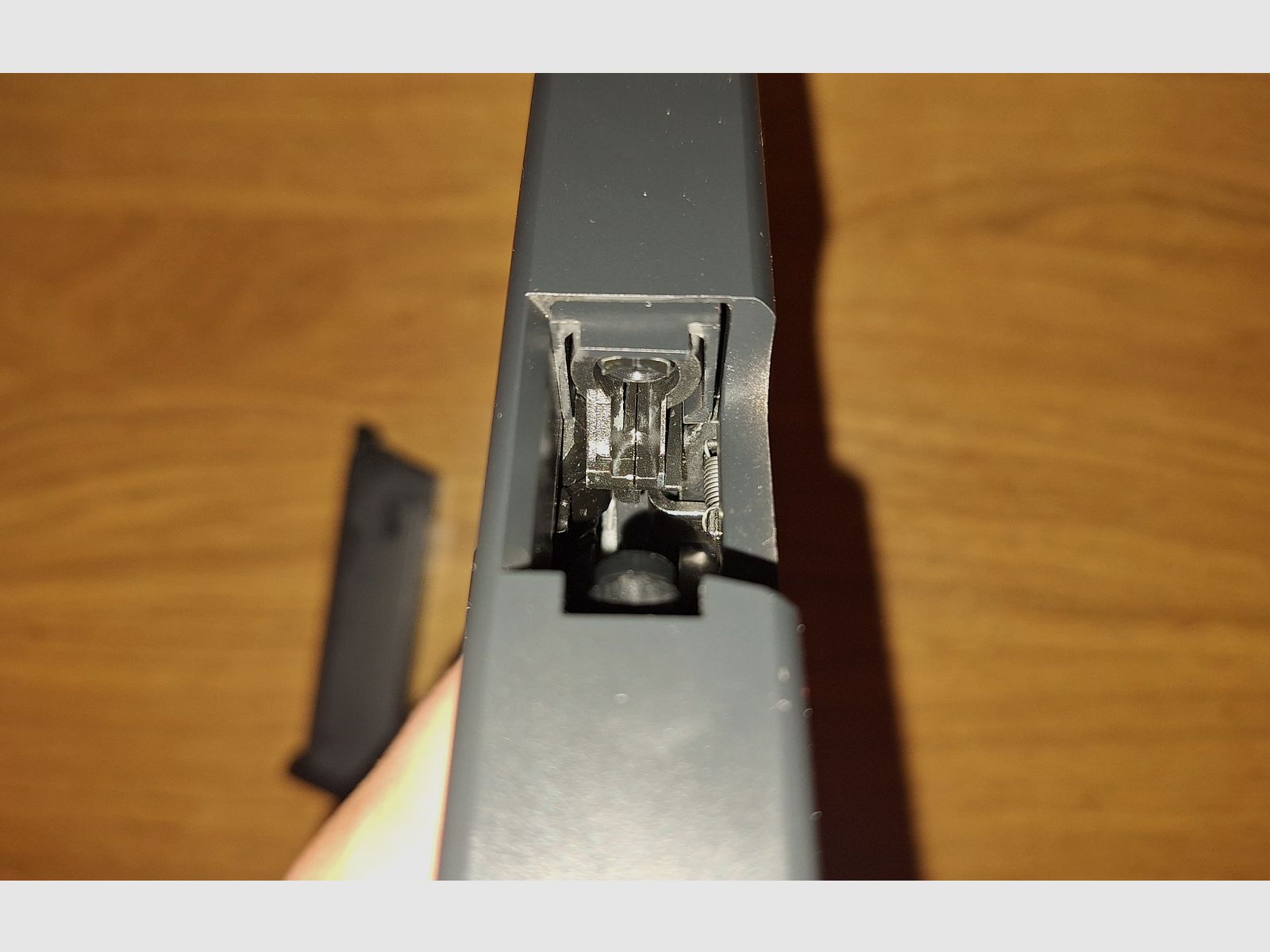 Glock 17 Gen4 Co2 guter Zustand 4,5 mm Stahl-BB mit Blowback