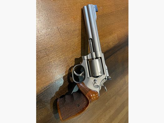 Smith & Wesson Revolver Mod. 617 Euro Sport Cal. .22 l.r 6