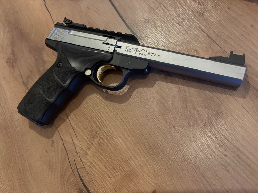 Browning Buck Mark Stainless UDX .22lr z szyną Picatinny