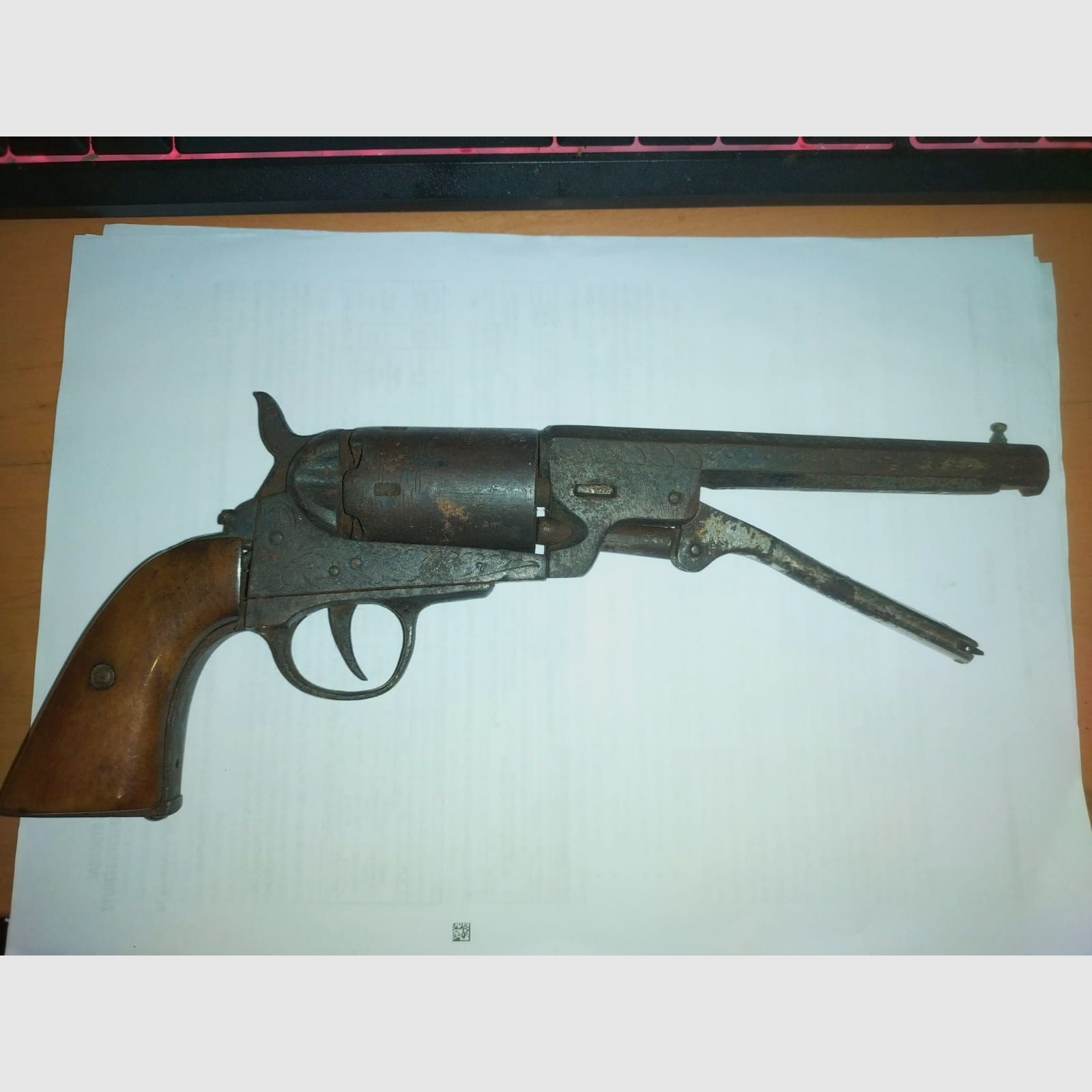 Colt Navy 1851 revolver a percussione cal. .36 libero da 18 anni