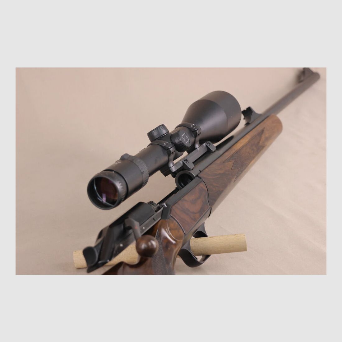Blaser R93 Luxus // bel. Zeiss-Zielfernrohr // Holzkugel